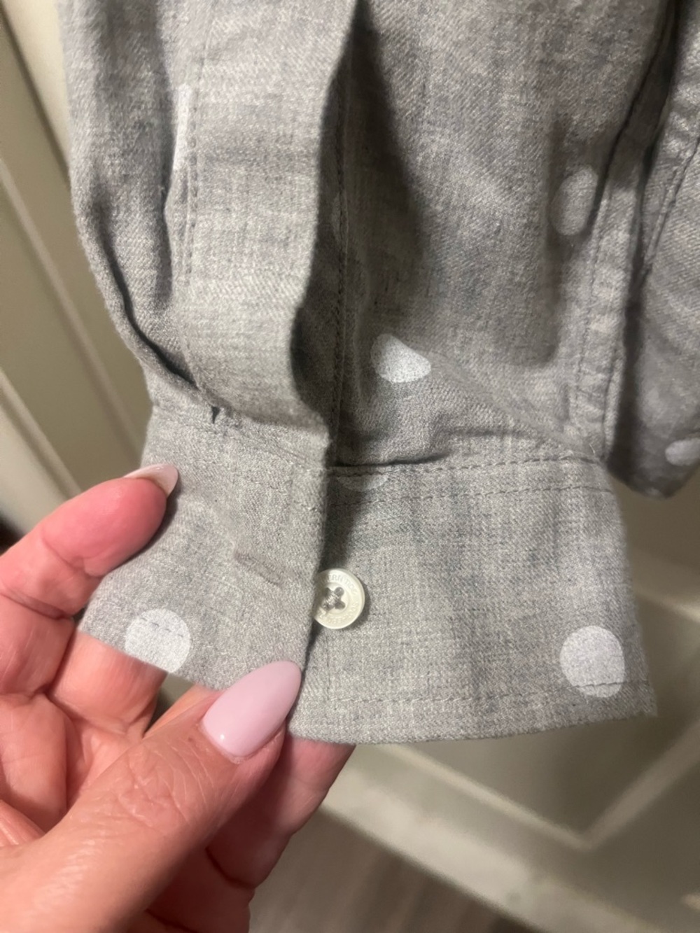 Southern Tides Women's Grey Polka Dot Button-Front Shirt Cotton Classic. Size LG - Picture 6 of 6